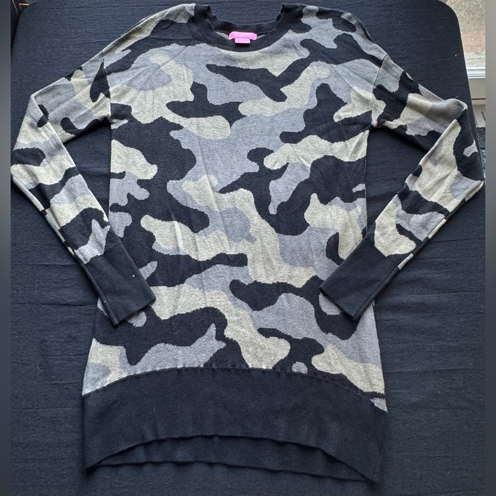 Isaac Mizrahi NY Women’s Camo Sweater Size Medium